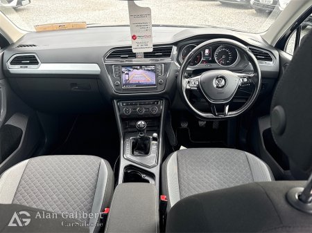 2017 Volkswagen Tiguan - thumbnail 11