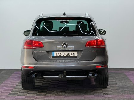 2017 Volkswagen Touareg - thumbnail 5