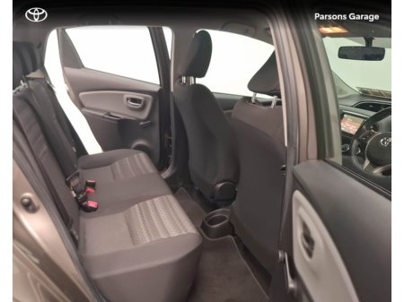 2017 Toyota Yaris - thumbnail 11