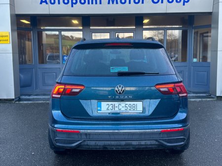 2023 Volkswagen Tiguan 2.0 TDI 122HP Life €34,895 thumbnail
