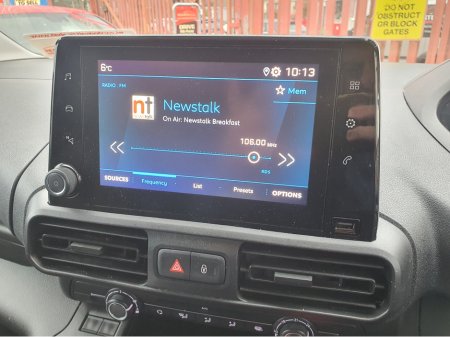 2022 Peugeot Partner ACTIVE 1.5 BLUE HDI 10 100 6.3 2DR €12,950 thumbnail