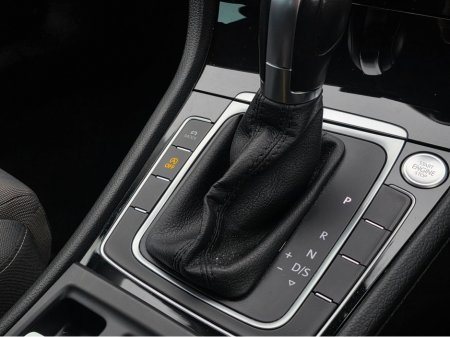 2019 Volkswagen Golf 1.4 TSI  VIRTUAL CLOCKS  REVERSE CAMERA - NAVIGATION - CARPLAY - ANDROID AUTO-   - DISCOVER PRO €18,950 thumbnail