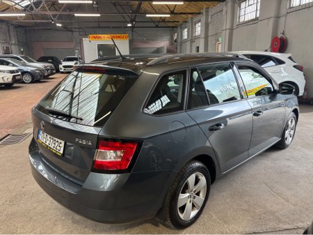 2017 Skoda Fabia - thumbnail 5