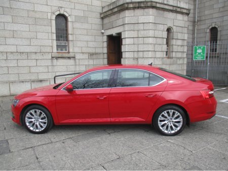 2023 Skoda Superb - thumbnail 8