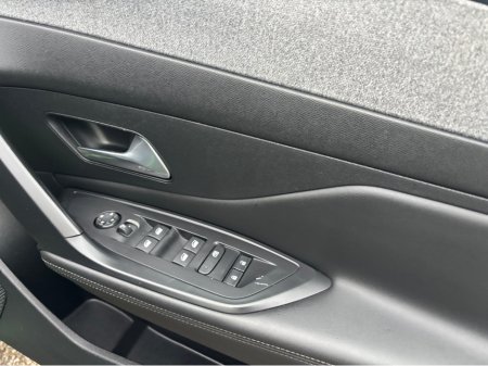 2022 Peugeot 308 ACTIVE PACK 1.5 HDI AUTO 1 130 4 €19,499 thumbnail