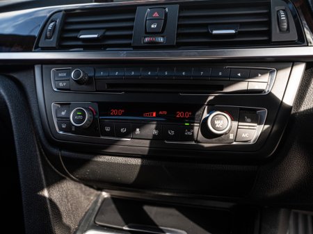 2014 BMW 3 Series - thumbnail 28