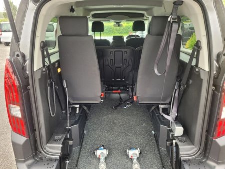 2023 Peugeot Rifter - thumbnail 12