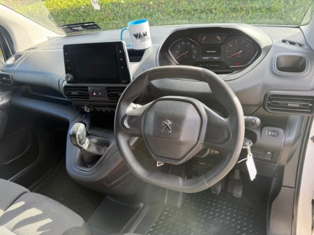 2019 Peugeot Partner - thumbnail 16