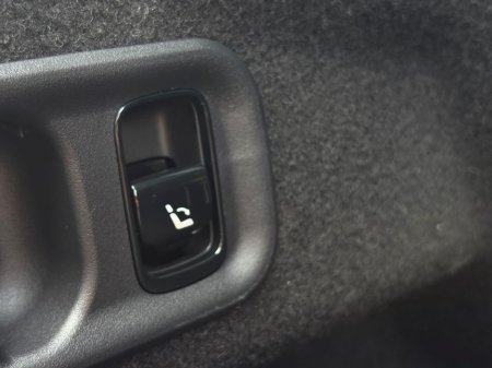 2025 Mercedes-Benz E Class - thumbnail 32