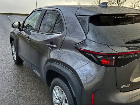 2022 Toyota Yaris Cross ICON HEV AUTO €26,250 thumbnail