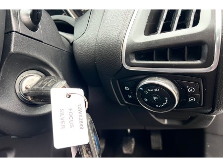 2012 Ford Focus - thumbnail 11