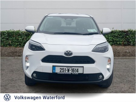 2025 Toyota Yaris Cross 1.5 Hybrid Luna thumbnail