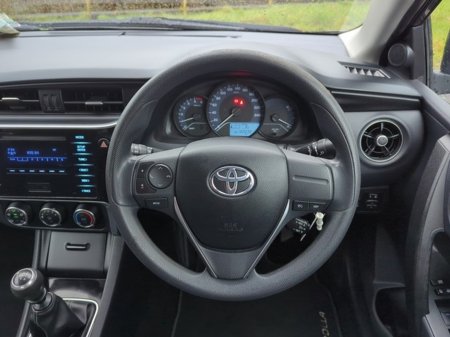 2017 Toyota Corolla FRESH SELECTION OF TRADE-INS COROLLA 1.4 D4D TERRA €15,000 thumbnail