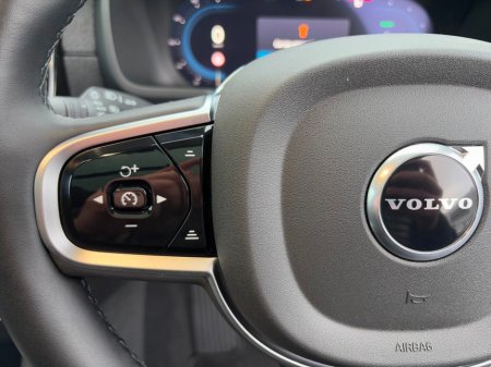 2025 Volvo XC90 PLUS NEW MODEL T8 FULL OPEN PAN ROOF €79,995 thumbnail