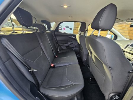 2017 Ford Focus - thumbnail 22