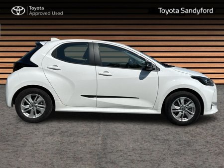2025 Toyota Yaris - photo 3