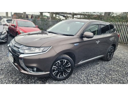 2017 Mitsubishi Outlander - thumbnail 3
