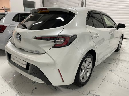 2020 Toyota Corolla 1.8 Hybrid Luna Sport Hatchback €18,995 thumbnail