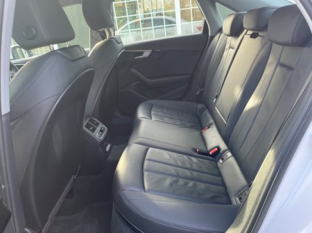 2024 Audi A4 35 TDI 163HP S Tronic SE €39,950 thumbnail