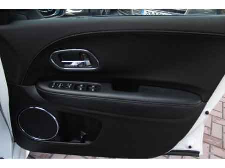 2016 Honda Vezel 1.5 SELF CHARGING HYBRID RS-EDITION 5DR AUTOMATIC // IMMACULATE CONDITION THROUGHOUT // BUY WITH CONFIDENCE AA AND SIMI APPROVED DEALER 2026 // FINANCE ARRANGED // ALL TRADE INS WELCOME // €15,950 thumbnail