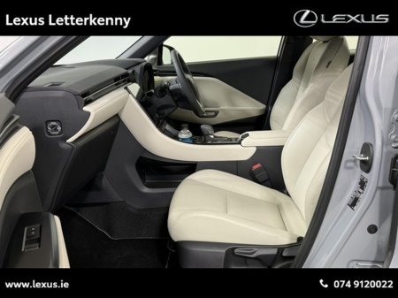 2025 Lexus LBX - photo 6