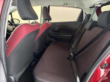 2019 Toyota Yaris - thumbnail 7