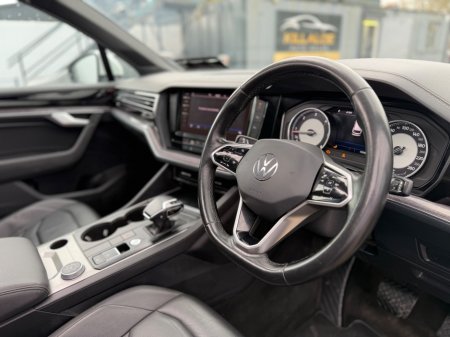 2021 Volkswagen Touareg - thumbnail 8