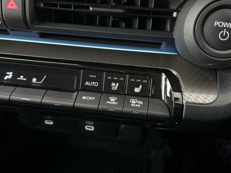 2025 Toyota Prius PLUG-IN HYBRID €37,950 thumbnail