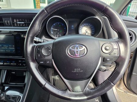 2016 Toyota Auris - thumbnail 17