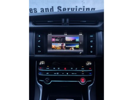 2017 Jaguar XF - thumbnail 2