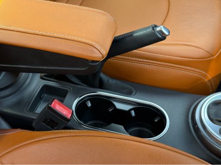 2017 Volkswagen Beetle - thumbnail 17