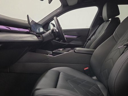 2025 BMW 5 Series - thumbnail 7