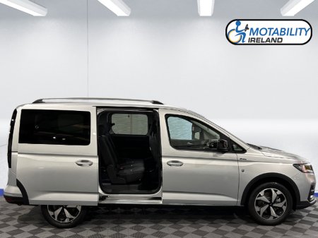 2025 Ford Tourneo Connect Active Wheelchair Accessible Taxi €69,500