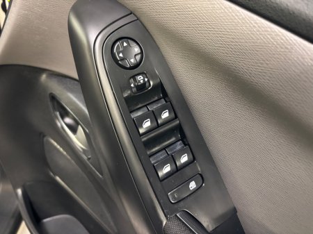 2017 Citroen C4 - thumbnail 11