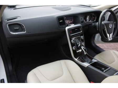 2017 Volvo V60 - thumbnail 23