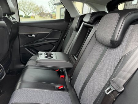 2019 Peugeot 3008 - thumbnail 19