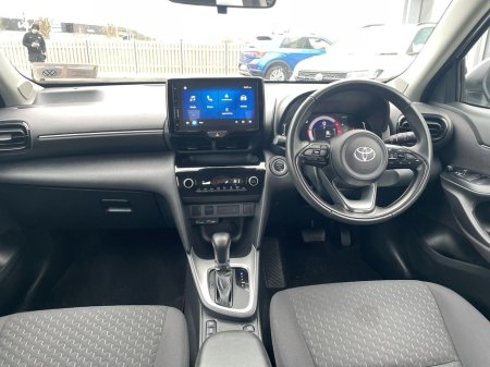 2025 Toyota Yaris Cross 1.5 Hybrid Luna thumbnail