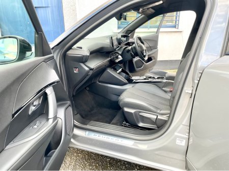 2024 Peugeot 2008 E2008 GT-LINE 50KWH 136BHP AUTO 5DR HATCHBACK €24,950 thumbnail