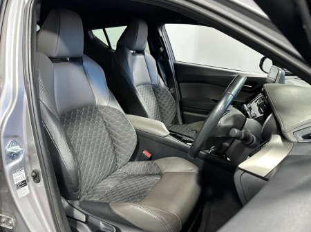 2022 Toyota C-HR Self Charging Hybrid Sol Automatic €25,800 thumbnail