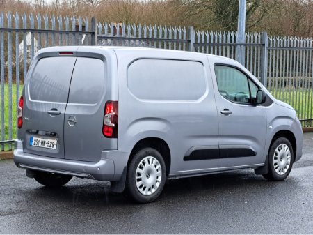 2025 Opel Combo SPORTIVE L1H1 1.5TD 100BHP **REVERSING CAMERA** €19,919 thumbnail