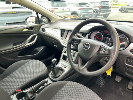 2021 Opel Astra 1.5 TURBO D 105PS 5DR €18,950 thumbnail