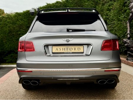 2016 Bentley Bentayga W12 600BHP AWD 5DR A €118,950 thumbnail