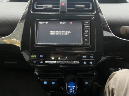 2022 Toyota Prius - thumbnail 16