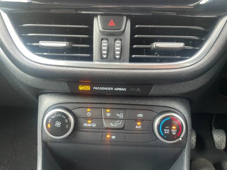 2020 Ford Fiesta - thumbnail 14