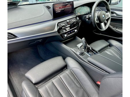 2023 BMW 5 Series - thumbnail 11