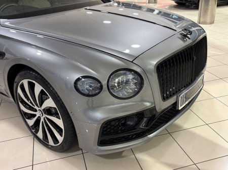 2025 Bentley Flying Spur 3.0 V6 E-HYBRID AZURE=AS NEW//HUGE SPEC=PAN ROOF//BALANCE OF BENTLEY WARRANTY=ONLY €150 ANNUAL ROAD TAX//TAILORED FINANCE PACKAGES AVAILABLE=TRADE INS €249,995 thumbnail