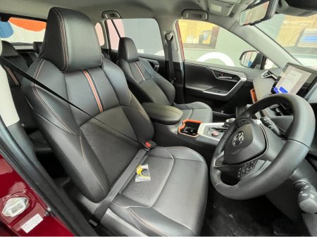 2025 Toyota Rav4 - thumbnail 11