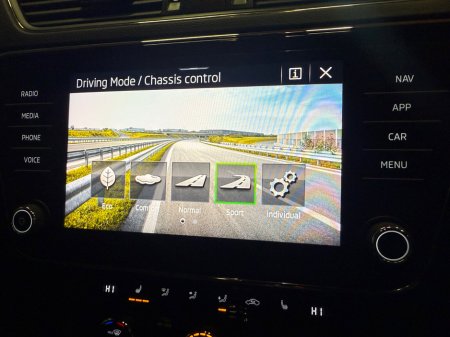 2021 Skoda Superb Ambition 1.4TSI 218HP PHEV €20,900 thumbnail