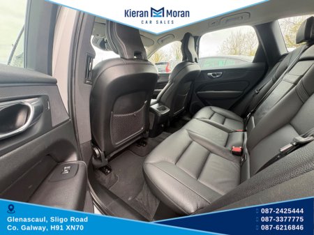 2018 Volvo XC60 - thumbnail 15