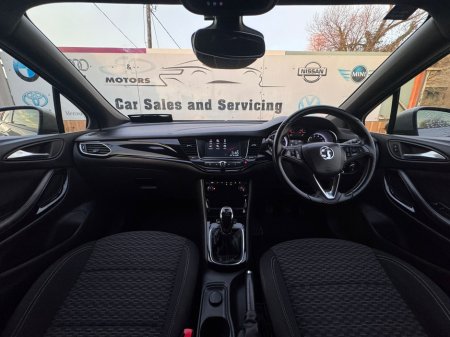2017 Vauxhall Astra 1.4 TURBO SRI 147BHP 5DR €9,800 thumbnail